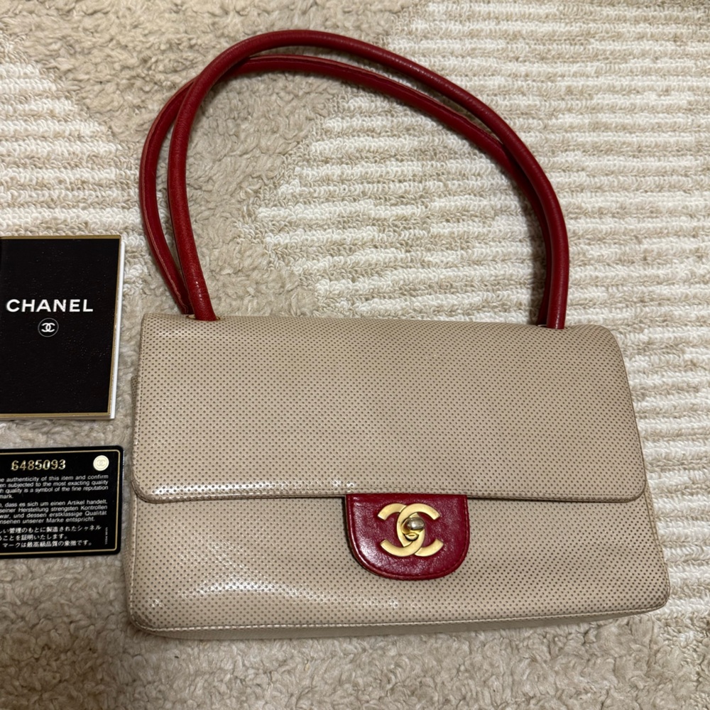 CHANEL (Vintage)  AUTHENTIC Red bag
